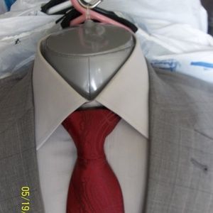 HHR7- Jos A Bank Lt Gray Windowpane Suit